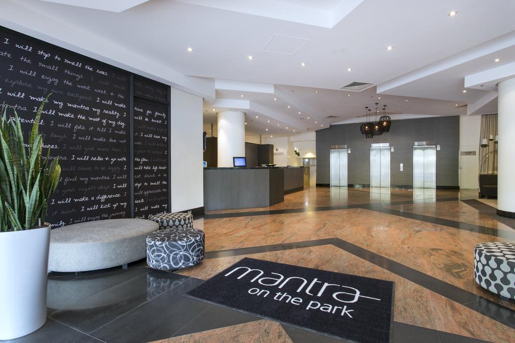 Mantra On The Park Aparthotel เมลเบิร์น ภายนอก รูปภาพ