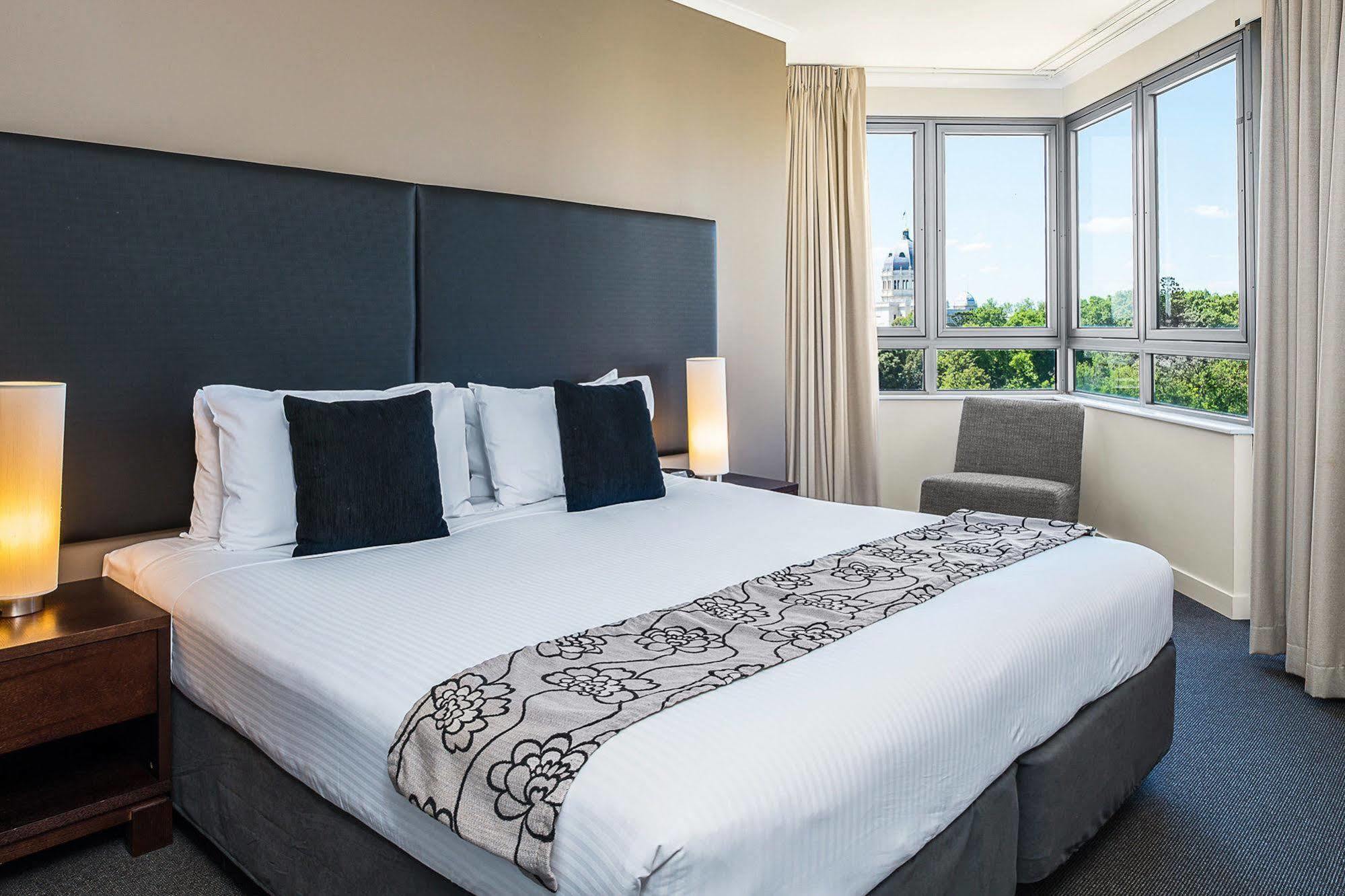 Mantra On The Park Aparthotel เมลเบิร์น ภายนอก รูปภาพ