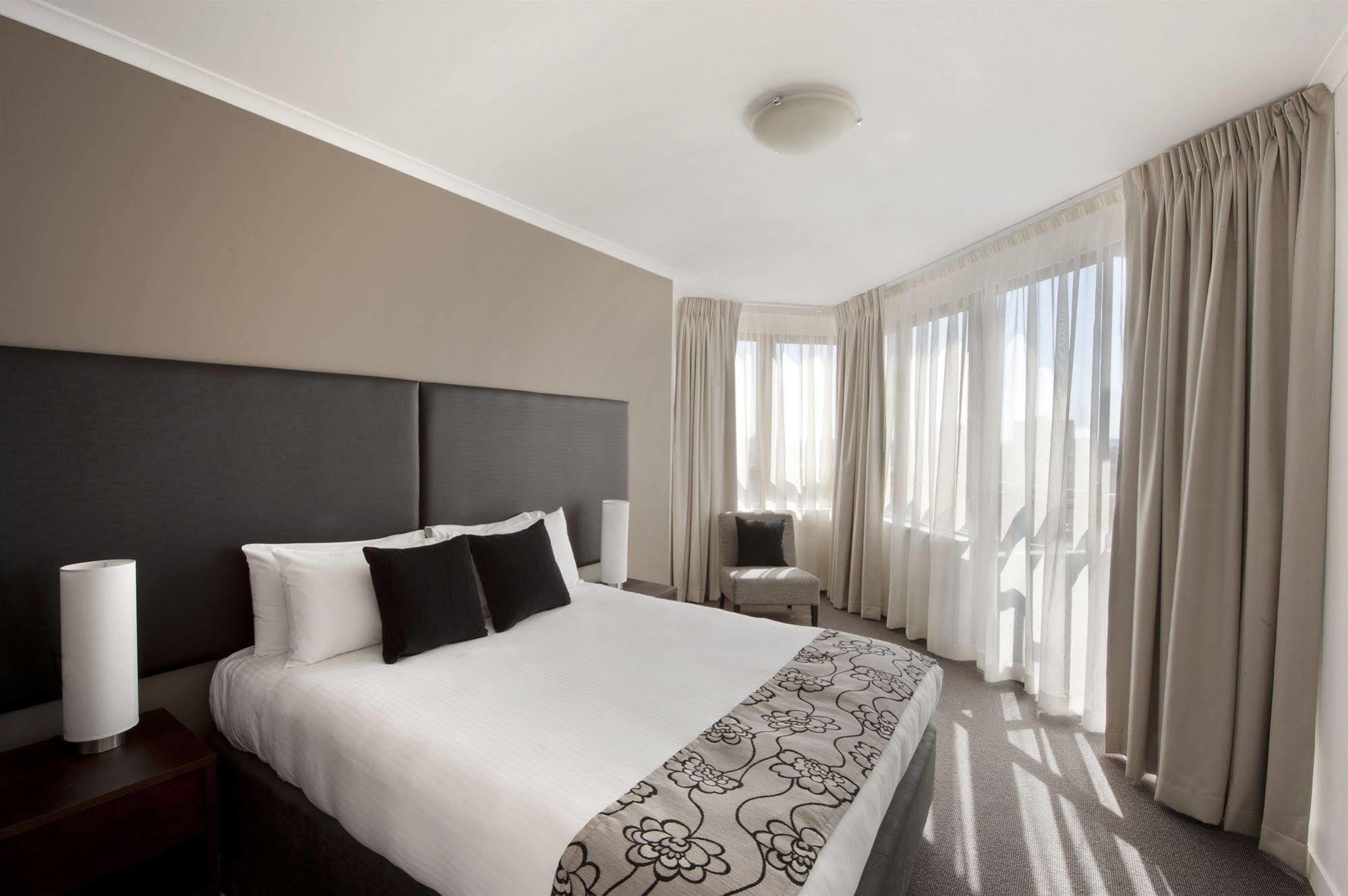 Mantra On The Park Aparthotel เมลเบิร์น ภายนอก รูปภาพ